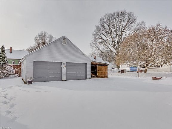 4th image of 1424 Noble St