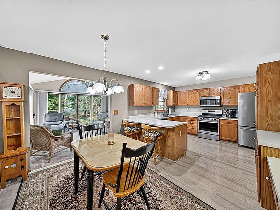5th image of 54441 White Tail Dr