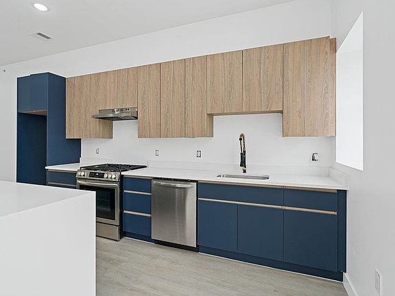 2nd image of 576 Union Ave #2