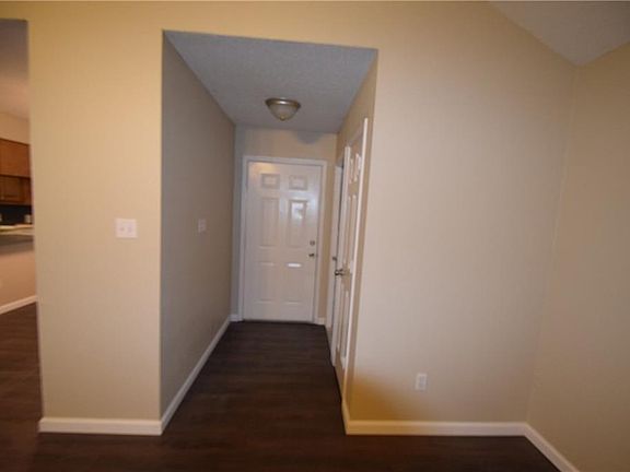 5th image of 203 Bentley Dr