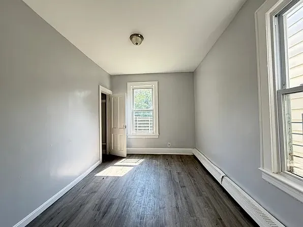 35 Orient Ave, Jersey City, NJ