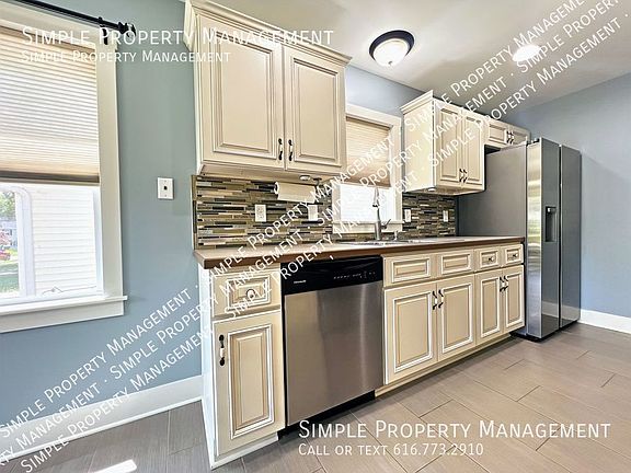 2nd image of 367 Glenhaven Ave NW