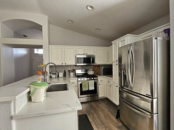 4th image of 6608 Fairleigh Ct
