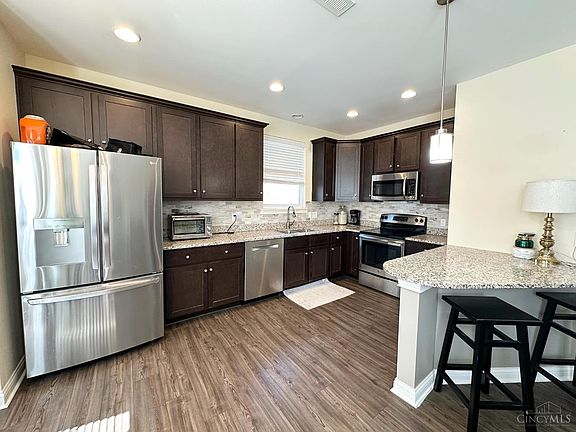 5th image of 199 E Rochelle St