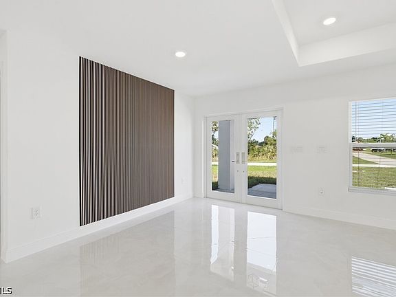 4th image of 2800 Nora Ave N