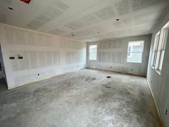 718 Gray Fox Loop Interior Image 5