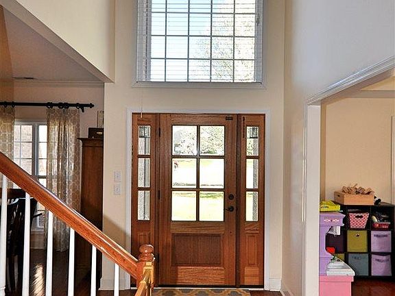 5th image of 202 Cannes Cir SE