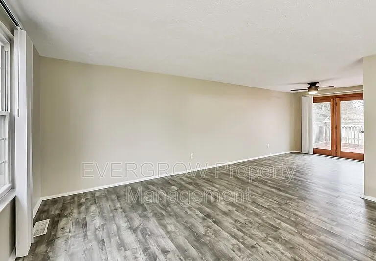 5310 Shelbyville Rd — Photo 5