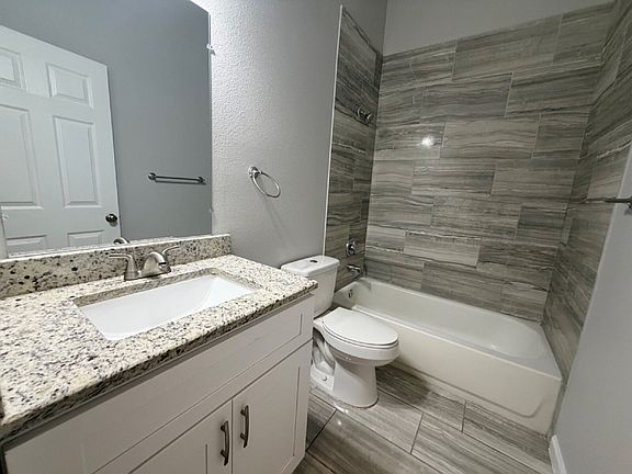 5th image of 228 Lotus St #101