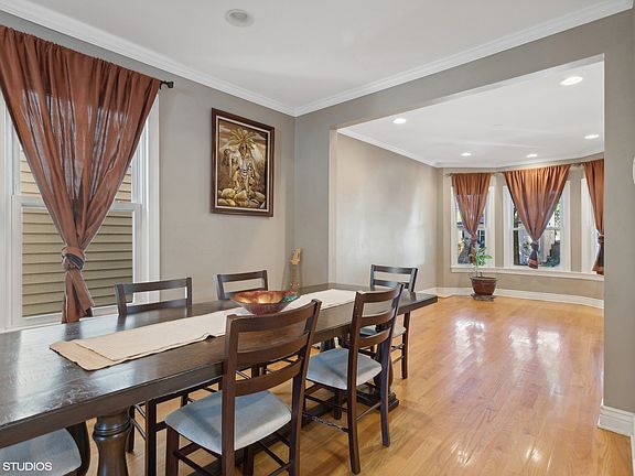5th image of 524 S Highland Ave