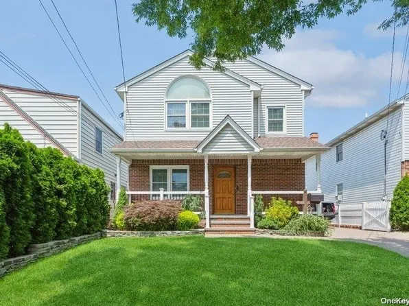 69 Vandewater Avenue, Floral Park, NY 11001