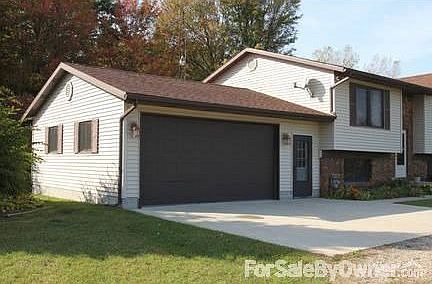 ATTACHED GARAGE