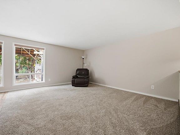 5th image of 1602 S Quillan St