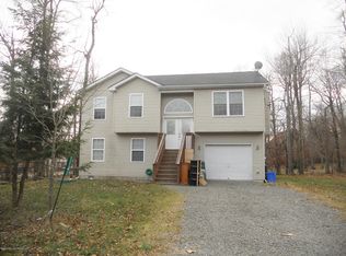 1141 Placid Ln, Tobyhanna, PA 18466