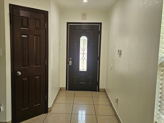 5th image of 230 Rinehardt St