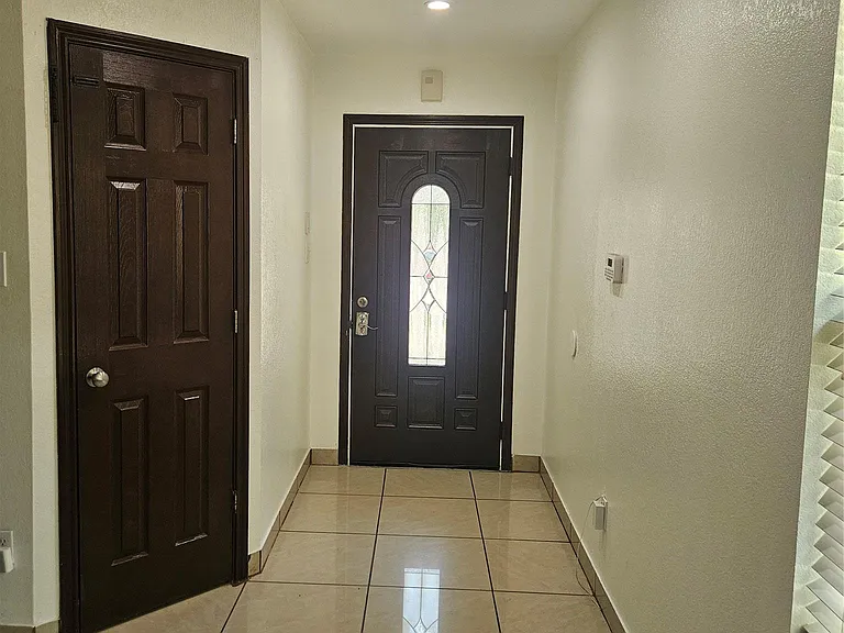 230 Rinehardt St — Photo 5