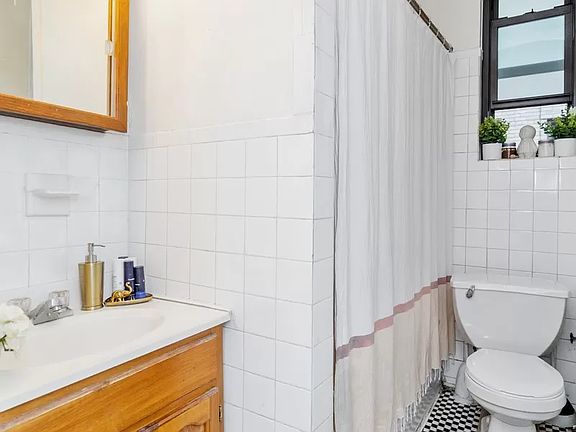 5th image of 345 Montgomery St APT 5N