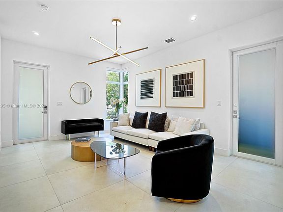 5th image of 3590 Franklin Ave #0
