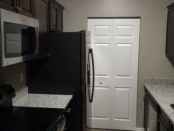 4th image of 2049 Tizewell Cir APT 1101