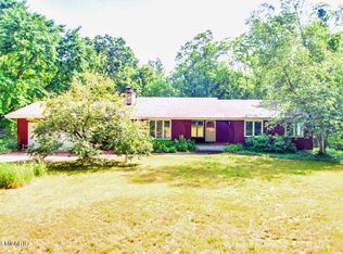 897 W Kirby Rd, Battle Creek, MI 49017
