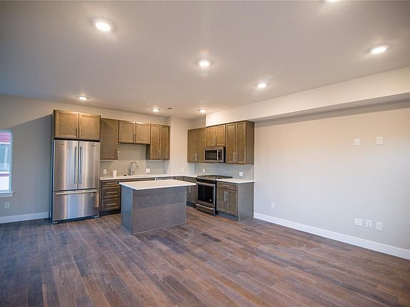 4th image of 1361 N Knox Ct