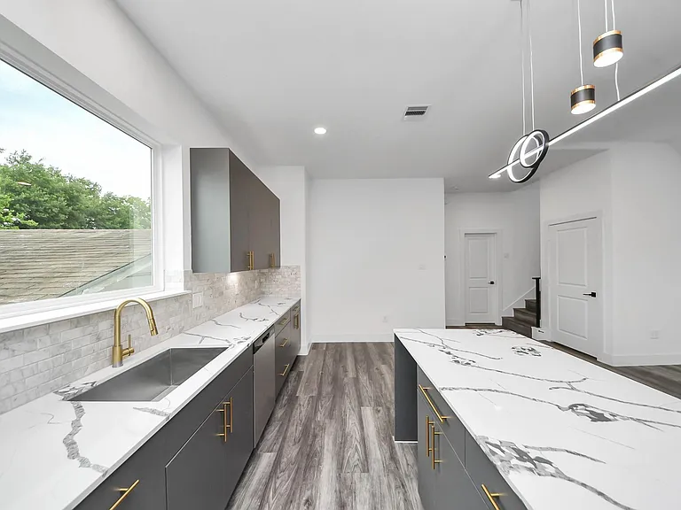 2709 Dennis St — Photo 21