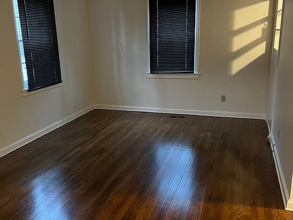 3rd image of 409 Colleton Rd