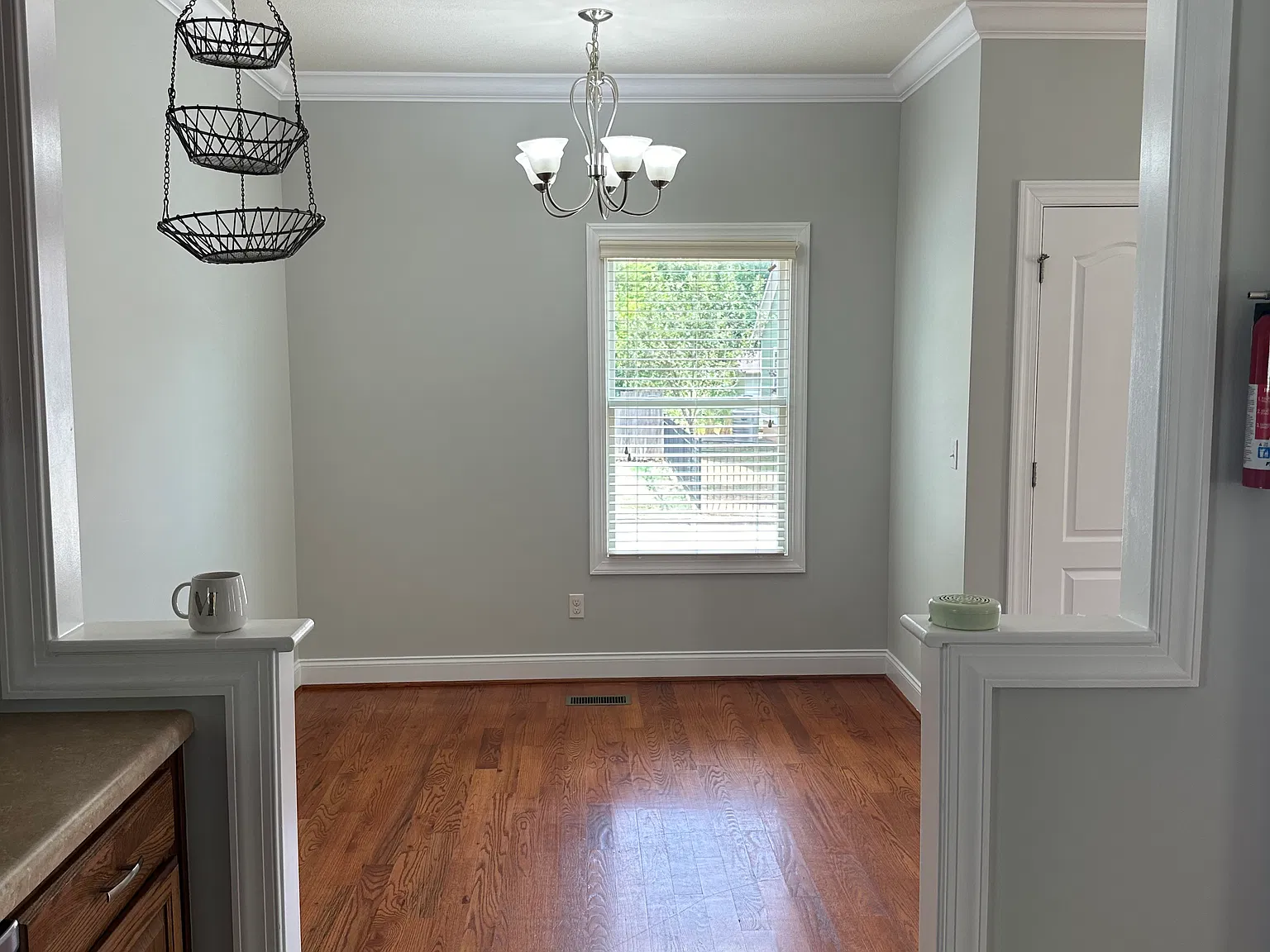 621 N Holly St — Photo 3