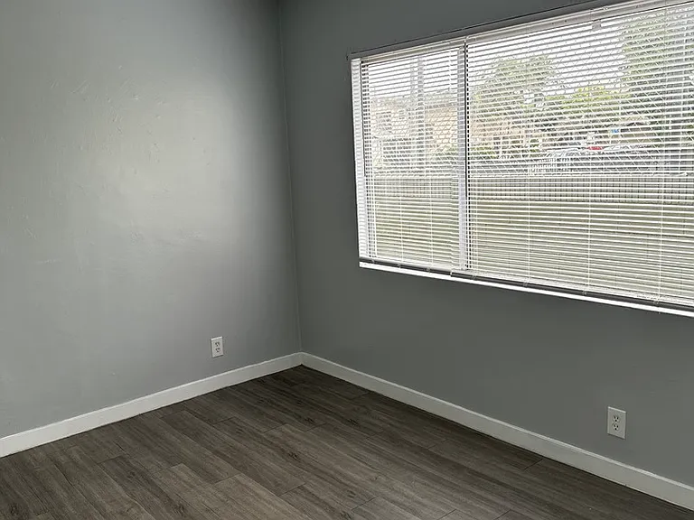 1431 Elm Ave #1 — Photo 15
