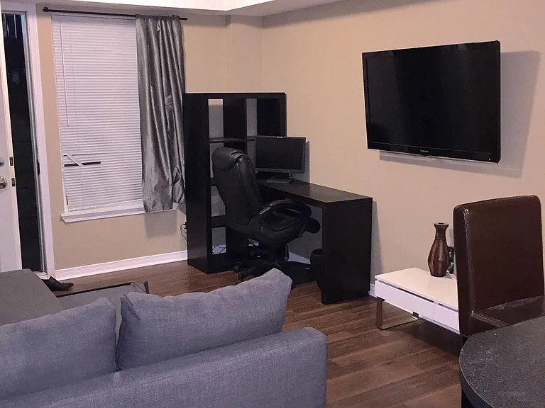 46 E Liberty St #521 — Photo 15