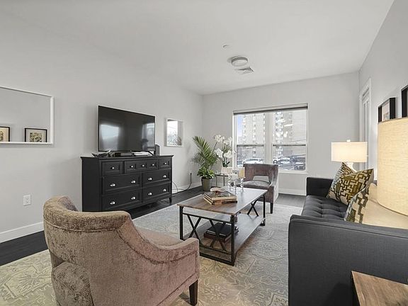 3rd image of 999 Hancock St Unit 305