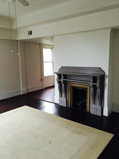 2nd image of 350 S Aiken Ave