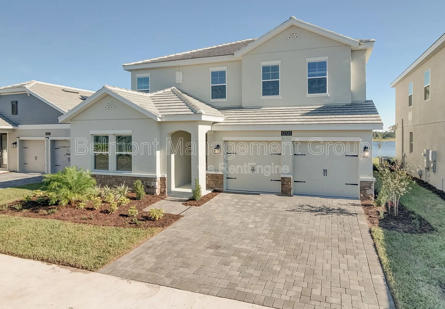 4 bed, 2.5 bath, 3200 sqft, $3,300 — Photo 2