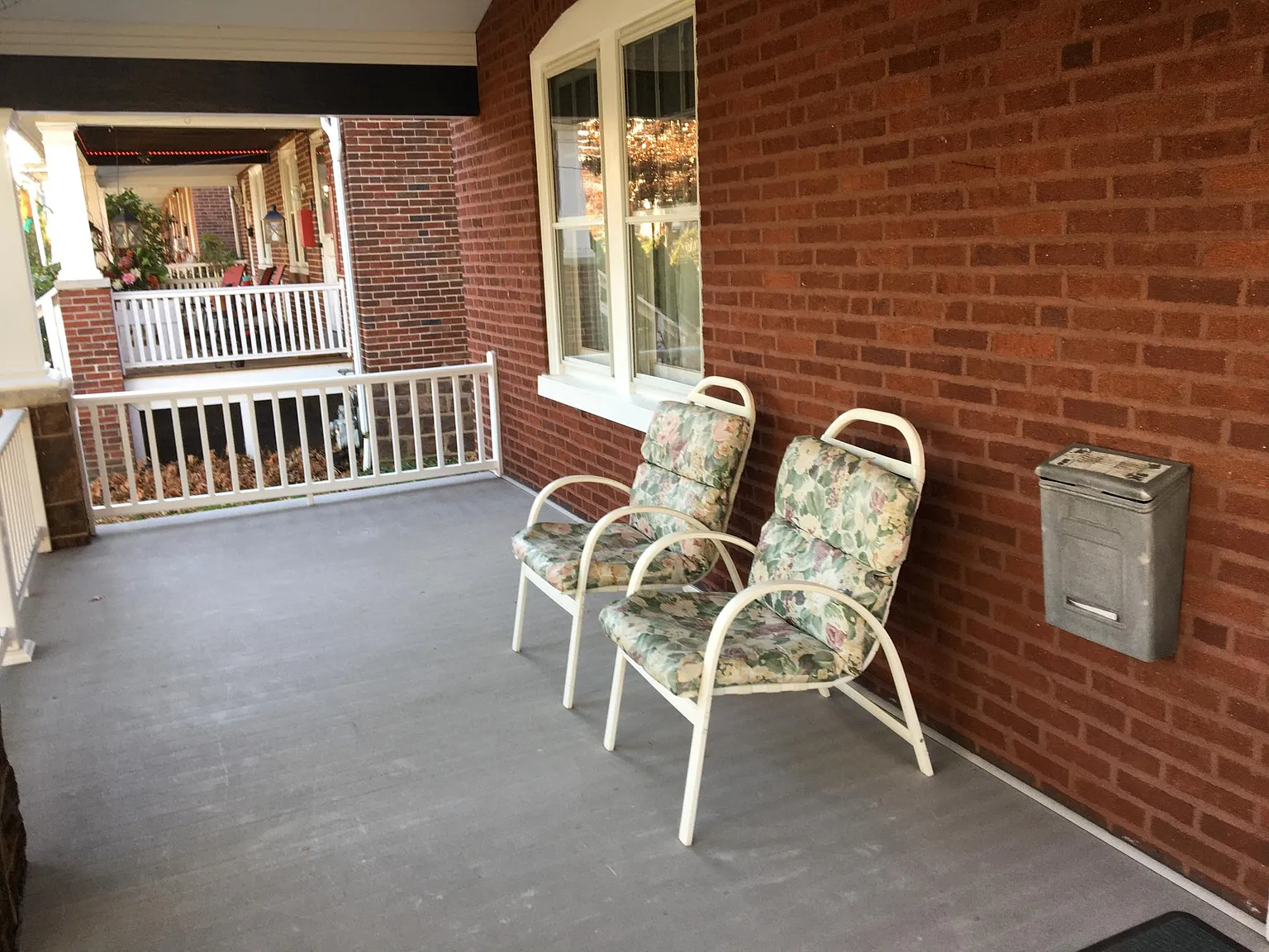 4 bed, 1.5 bath, 2400 sqft, $3,050 — Photo 4