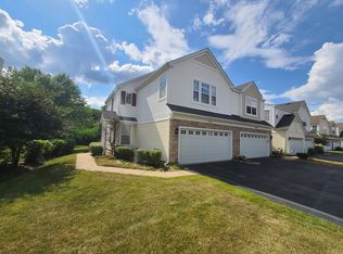 1537 Glacier Trl, Carpentersville, IL 60110