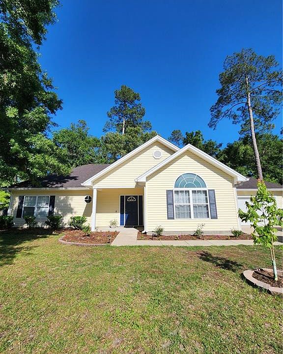 1st image of 110 Baywood Cir