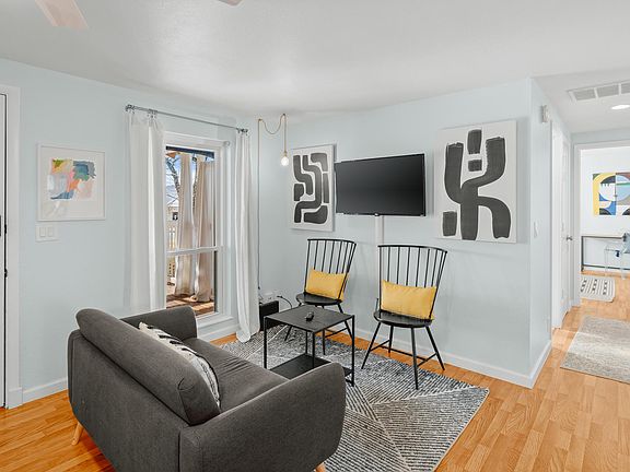 4th image of 907 SE 5th St