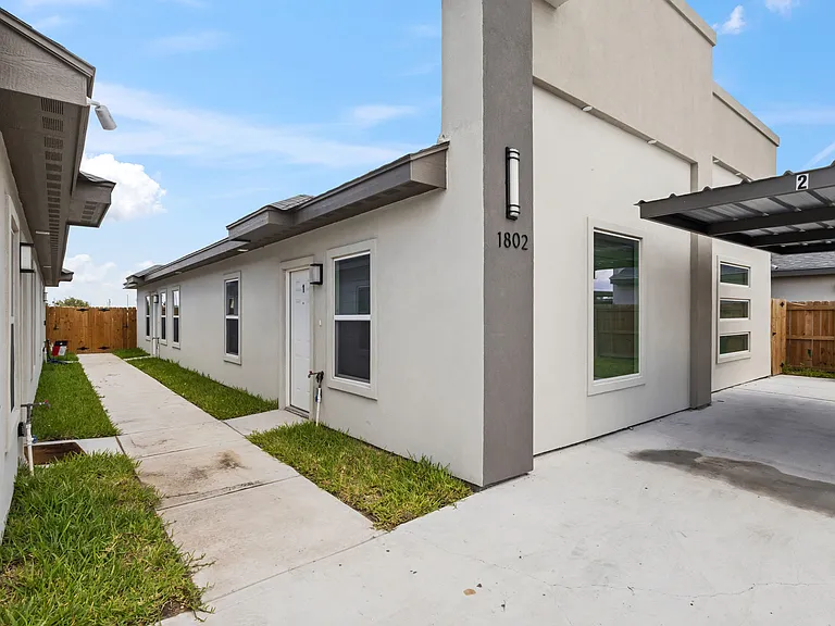 1802 W Violet Dr #2 — Photo 17