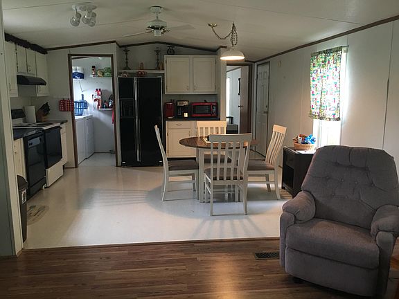4th image of 302 Dartmoor Dr