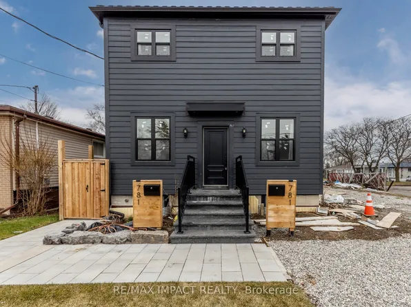 781 Oliva St, Pickering, ON L1W 2V9