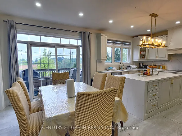 12 Royal West Dr — Photo 17