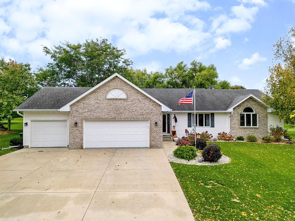 1st image of 146 Pinnacle Dr
