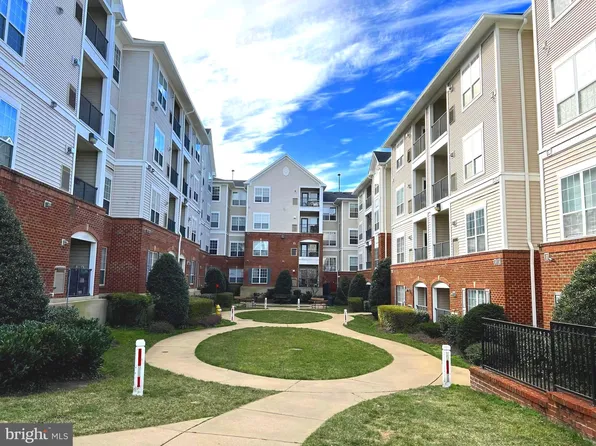 4852 Eisenhower Ave Unit 437, Alexandria, VA 22304