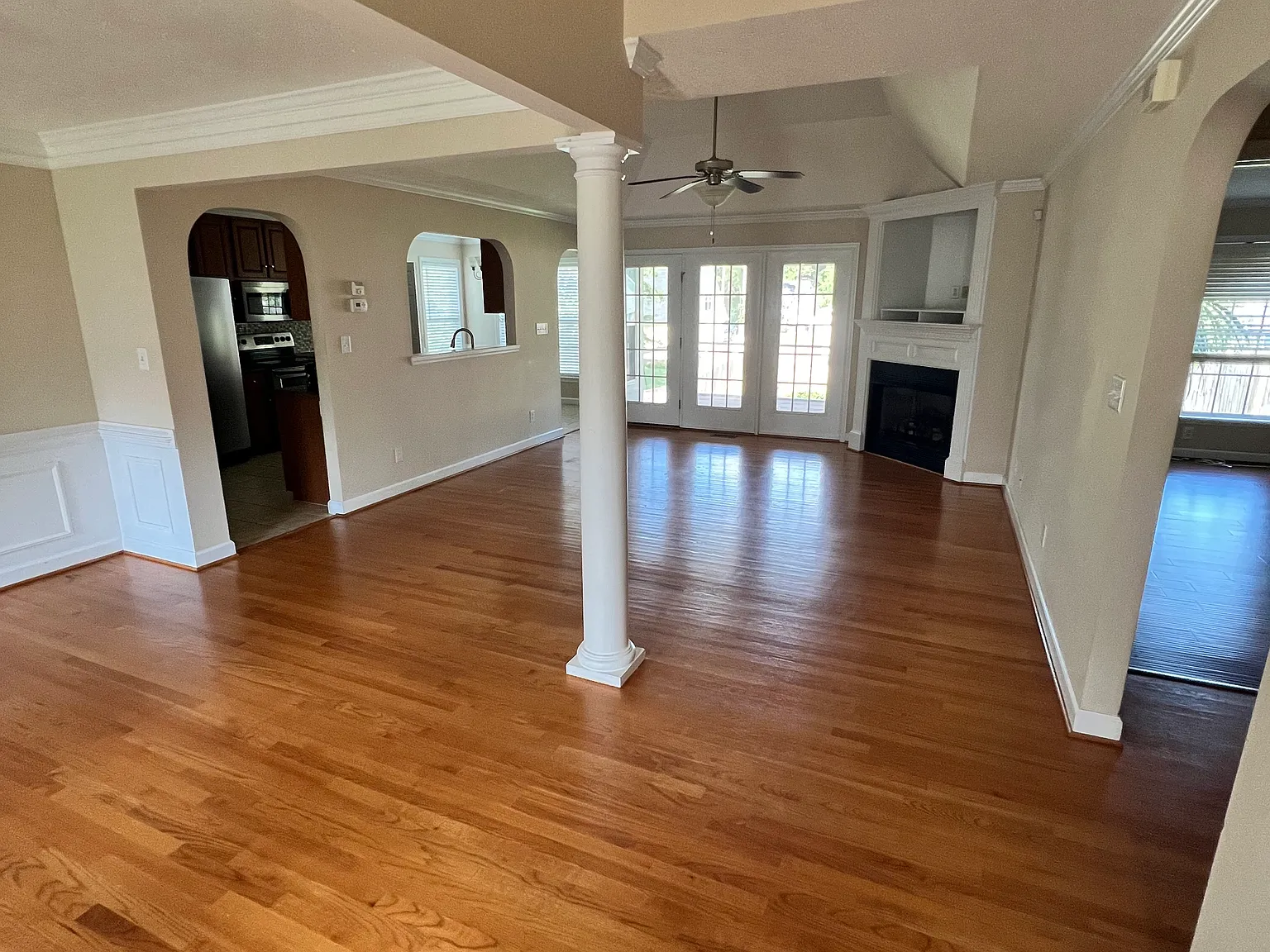 4 bed, 2010 sqft, $2,600 — Photo 3