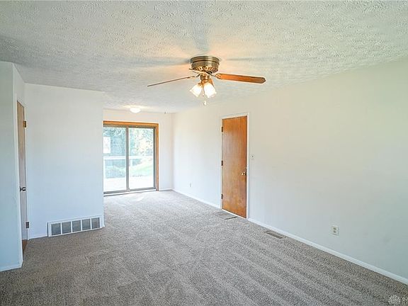 4th image of 680 Granville Pl