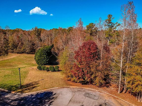 5th image of 137 Zachary Dr