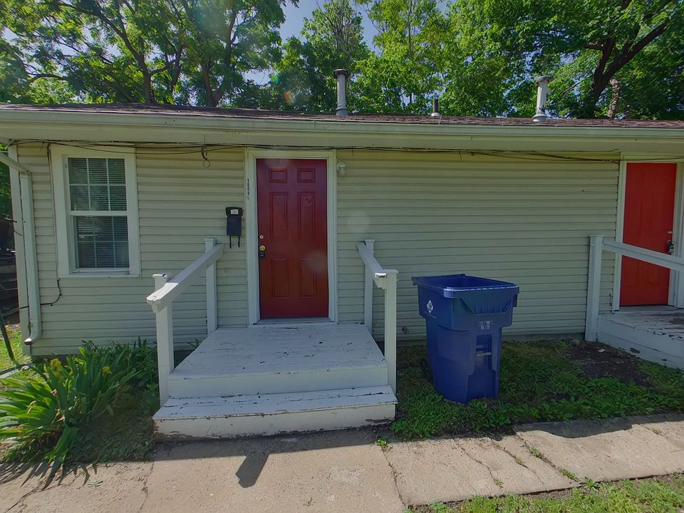 1st image of 1608 1/2 S Martinson Ave