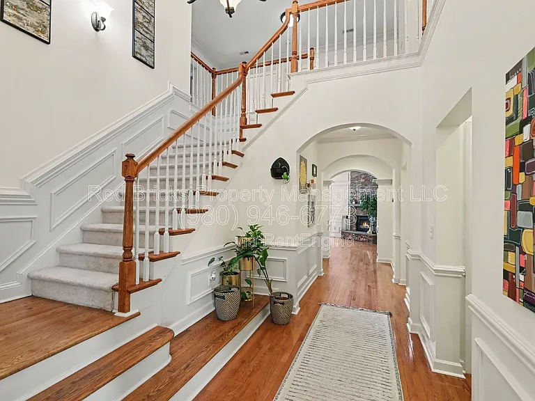 10644 Euclid Ave NW — Photo 6