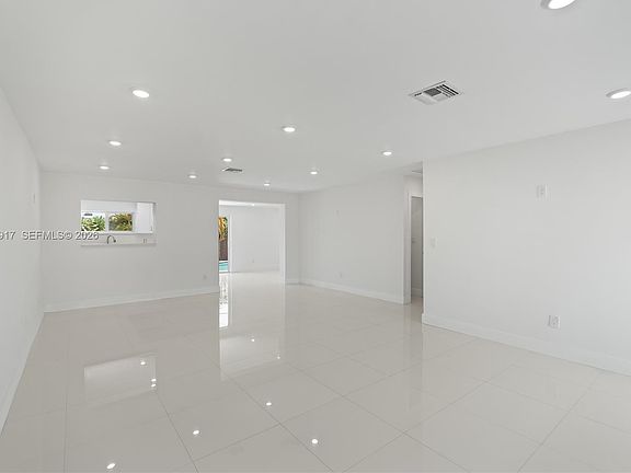 4th image of 10501 SW 53rd St