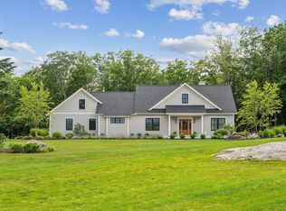 8 Farmview Dr, Pownal, ME 04069
